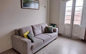 Apartamento completo de 1 Quarto no Centro Histórico de São Sebastião - SP